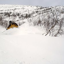 Lennartsson sprutar sn&ouml;. Foto: Fredrik Nordqvist. &Aring;kare: Petter Lennartsson.