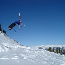 Galen amerikan gjorde sin f&ouml;rsta backflip.. Foto: Jonas H&ouml;gstr&ouml;m. &Aring;kare: Ok&auml;nd.