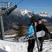 Foto: markus engstr&ouml;m. &Aring;kare: malin och rebecka.