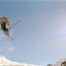 jag som hoppar i ett ganska s&aring; h&aring;rt men mysigt h. Foto: Bengt G&ouml;ransson. &Aring;kare: Love G&ouml;ransson.