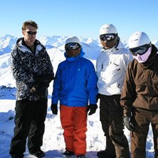 Da boys at the top of the world...freezing cold, M. Foto: Ruroc snowboarding crew. &Aring;kare: Steve, Mikie, Bob, Paul and Travis.