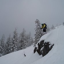 huckin&amp;#039; the biggest cliff in the whole Ca. Foto: olav fosshaugen. &Aring;kare: vegsard lilleheil.