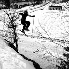 Jens goes airborn.. Foto: Johan Vall. &Aring;kare: Jens H&auml;ggstr&ouml;m.