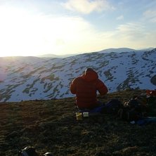 middag i kv&auml;llssolen. Helt oslagbart. Foto: Oscar Darle.