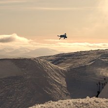 henrik langar fet en 9a. Foto: Hugo Ljungquist. &Aring;kare: Henrik Harlaut.
