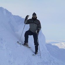 Vi tog ett offpist&aring;k ner fr&aring;n toppstugan mot ves. Foto: Ola Lagerholm. &Aring;kare: Magnus R.
