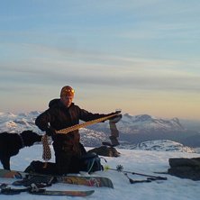 Hudar av!p. Foto: Mats M&auml;ki. &Aring;kare: Jonny &Ouml;hrn.