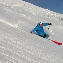 Sk&ouml;nt &aring;k p&aring; h&ouml;gzon. Foto: Fabian Derk. &Aring;kare: Philip Lindqvist.