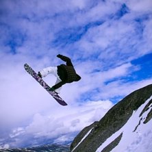 Sk&ouml;na dagar i stryn drar en bs 540 med melon . Foto: Karl Kurtti. &Aring;kare: Jonas Tollgren.