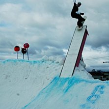 K&ouml;rde p&aring; upp boxen p&aring; springbreak i hammarby, e. Foto: Anna Smideman (tacky.se). &Aring;kare: Erik Lindhe.