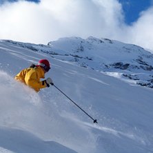 Malin pumpar puder p&aring; glaci&auml;ren.. Foto: Tobias Antefelt. &Aring;kare: Malin K.