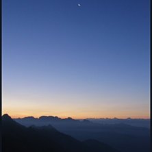 Morgonutsikten innan vi s&auml;tter v&aring;ra f&ouml;rsta fots. Foto: Christian T&uuml;rk.