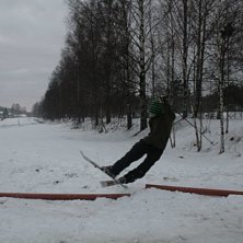 Hittar p&aring; lite nya tricks.... Foto: Danne karlsson. &Aring;kare: Anton.