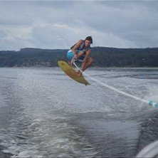 B&ouml;rjade &aring;ka wakeboard i&aring;r.... . Foto: Lucas Ternell. &Aring;kare: Kapser Reiderstedt.