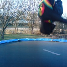 marya drar backflip, hon e tyf. aight?. Foto: &Auml;nab&auml;n&auml;na. &Aring;kare: Marya.