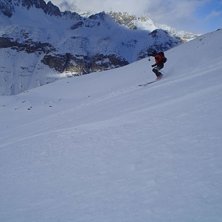 Lang traversering langs fjellsiden fra under Leisi. Foto: Lars Hauge. &Aring;kare: Erlend Aasvik.