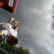 Handplant ;) yeah. Foto: Yngve St&aring;lberg. &Aring;kare: Robin G&aring;s.