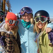Foto: Morgan Cox. &Aring;kare: Kristina, Sierra, Erika.