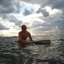 V&auml;ntar p&aring; en bra v&aring;g.. Foto: Oskar. &Aring;kare: Erik.