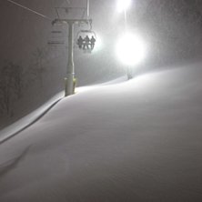 night riding here was sick! powder trees at night.. Foto: Brian Kopish.
