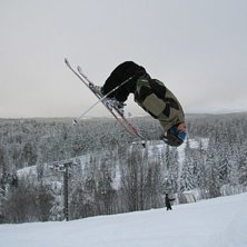 jag drar en fetting backflip ut i pudret!!. Foto: Sven Bogg. &Aring;kare: jag.