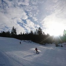 Sol og -1 
Fine forhold i bakkene og str&aring;lende so.