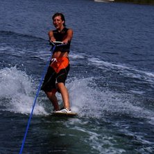 wakeskate-safari, testade mickans hemgjorda wakesk. Foto: mickan isaksson. &Aring;kare: soffy.