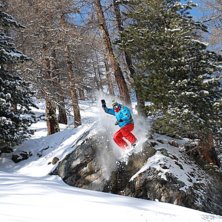 En fin klippa mitt i skogen. Foto: Martin Wikstr&ouml;m. &Aring;kare: Adam Jonsson.