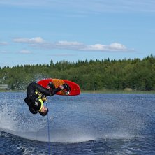 Blev en wakeboard i &aring;r.
M&aring;ste skaffa fetare b&aring;. Foto: Tobbe. &Aring;kare: Mikael Sterne.