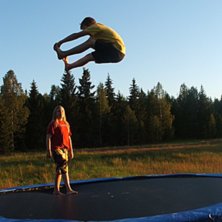 en truckdiver :)
inte me s&aring; utstr&auml;ckta ben men . Foto: Josefine Svenden. &Aring;kare: Alexander S&ouml;derstr&ouml;m.