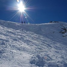 Lite offpist i solen.. Foto: Per Orchide&eacute;n. &Aring;kare: Ola Nogell och Stockholms-Erik.