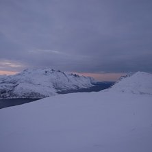 Bildet er tatt fra toppen av R&oslash;dtinden, litt bako. Foto: Per Hasvold.