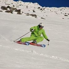 Nikon d50. Foto: Nicklas Haglund. &Aring;kare: Rasmus Bergqvist.