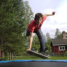 Kickar lite. Foto: Rakel Asplund. &Aring;kare: Dennis Asplund.