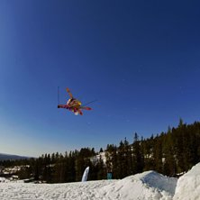 Gustav laddar rej&auml;lt under Big Jump Cup finalen i. Foto: Erik Hammarsten. &Aring;kare: Gustav Brome&eacute;.