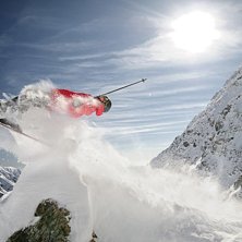 Hittade en sn&ouml;t&auml;ckt sten som fick agera kick. =). Foto: Papi. &Aring;kare: Oskar Bakke.