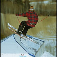 2 bilder tagna av Emil Gustavson. Foto: Emil Gustafson. &Aring;kare: Adam Sj&ouml;blom.