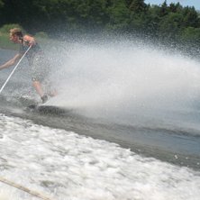 Wake&aring;kning utanf&ouml;r sommarstugan... Foto: Mange Westerberg.