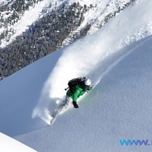 Foto: Marc Tomkinson www.lespace.com. &Aring;kare: Andre Israel www.freshtracks.ch.