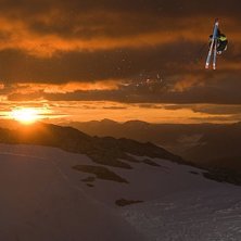 Piffen i luften en sen kv&auml;ll i Fonna slutet av ju. Foto: Jesper Molin (www.jespermolin.se). &Aring;kare: Kristoffe Edwall.