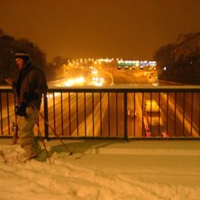 F&ouml;rs&ouml;ker uppr&auml;tta kommunikation f&ouml;r att fastst. Foto: Christoffer Ros&eacute;n. &Aring;kare: Jeffa Ros&eacute;n.