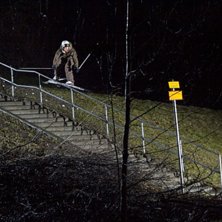 inen sn&ouml;n i december i helsingfors. men vi m&aring;ste. Foto: Tero Repo. &Aring;kare: Joonas Karhumaa.