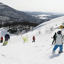 &aring;ker skidor i t&auml;nndalen. Foto: olle nyblaeus. &Aring;kare: kalle m&aring;rtensson.