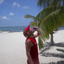 Krusade tunt p&aring; hyrda mopeder och provade strandl. Foto: Johan Tunberg.