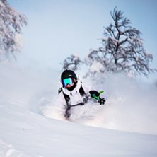 Another local, Emma Steneberg diving deep #KIPOW.. Foto: Evelina R&ouml;nnb&auml;ck.