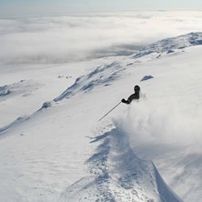 En fin dag p&aring; baksidan, hann med tv&aring; v&auml;ndor och. Foto: Peter Karlbom. &Aring;kare: Eric Tornblad.