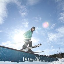 Riktigt go`handrail sesh!. Foto: Petter Levin. &Aring;kare: Anton Lind.