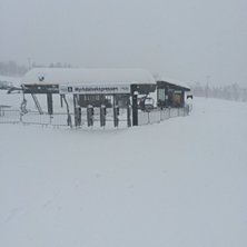 Det sn&oslash;r!
Komt ca 22 cm nysn&oslash; kl. 09.00 og det s.