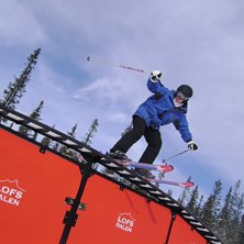 Jag p&aring; ett rainbow-rail i parken. Foto: Max Josefson. &Aring;kare: Viktor &Aring;sbrink.