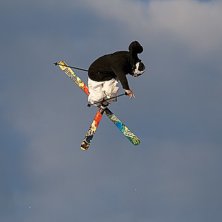 TJ visar vad han g&aring;r f&ouml;r. Foto: Kenneth Einars. &Aring;kare: TJ Schiller.